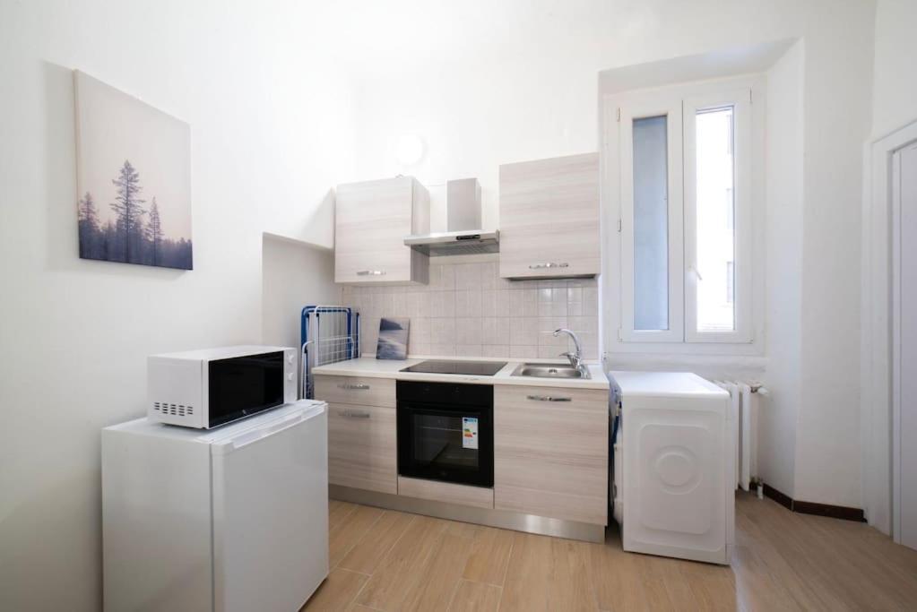 Apartment 4 Stops From The City Center Milan Extérieur photo
