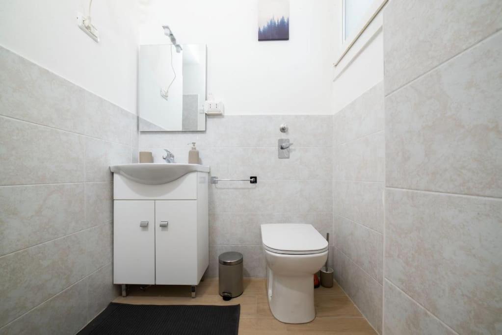 Apartment 4 Stops From The City Center Milan Extérieur photo