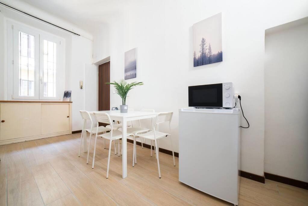 Apartment 4 Stops From The City Center Milan Extérieur photo